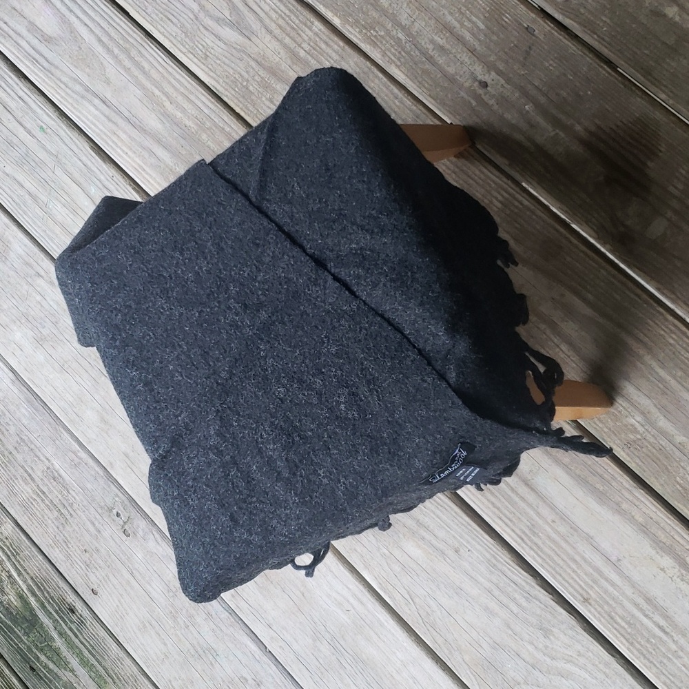 Lambswool scarf